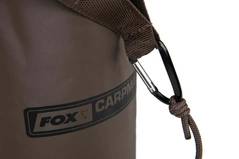 fox_welded_carpmaster_water_carrier_xl_logo_and_carabina_detailjpg