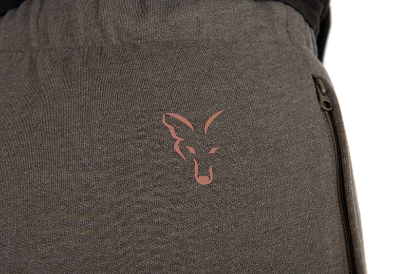 cwc005_008_fox_womens_joggers_rear_logo_detailjpg