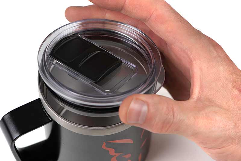 _ccw027_fox_stainless_thermal_logo_mug_removing_lid_detail_1jpg