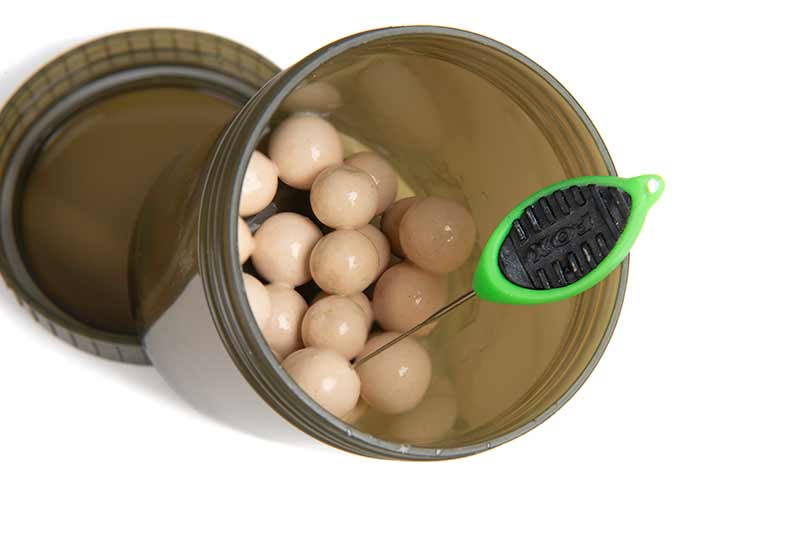 cac906_fox_edges_hookbait_pots_fullx6_with_glugged_baits_2jpg