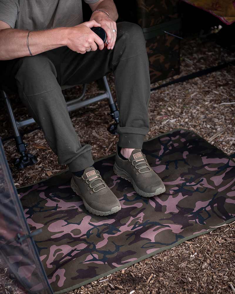 cum346_345_camolite_bivvy_mats_in_use_1jpg