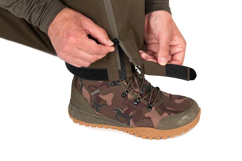 cfx384_389_fox_khaki_sherpa_tec_salopettes_boot_fittingjpg