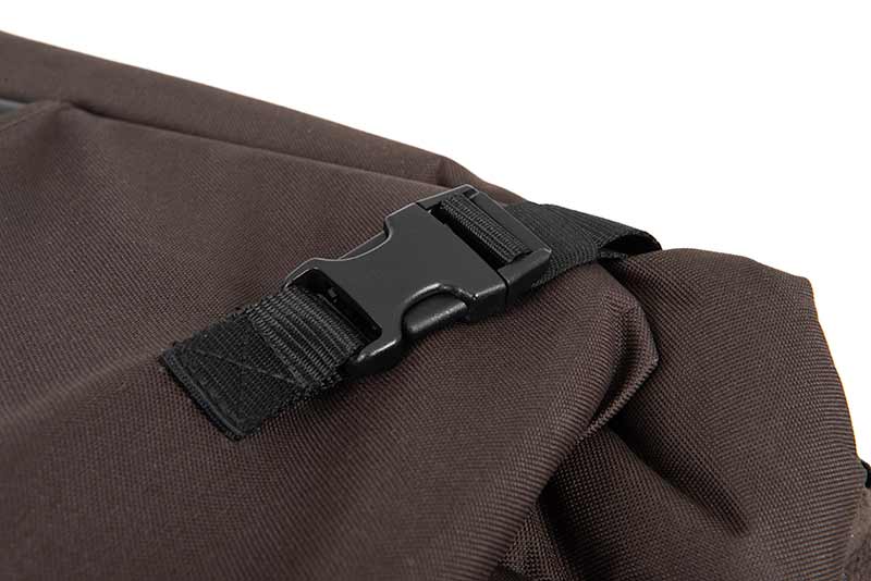 cbc110_fox_eos_lounger_chair_folded_securing_clip_detailjpg