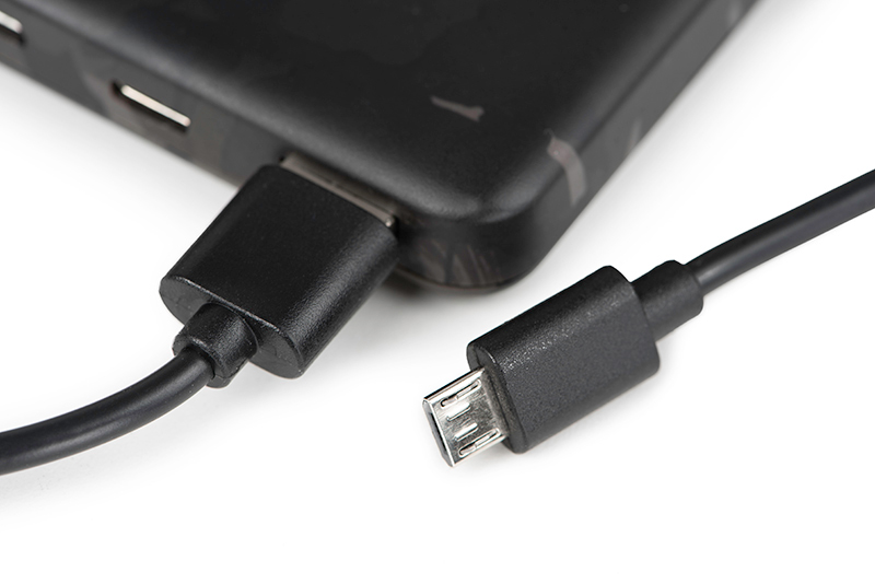 nei001_rage_10k_power_bank_charging_cable_detailjpg